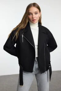 TRENDYOLMİLLA Black Oversized Arched  Coat - Image 2