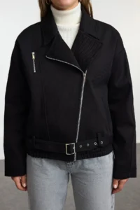 TRENDYOLMİLLA Black Oversized Arched  Coat - Image 3