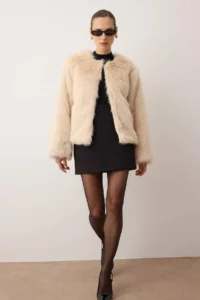 TRENDYOLMİLLA Ecru Oversized Pattern Fur Coat