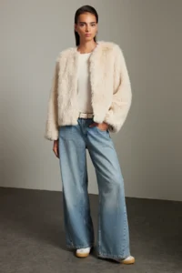 TRENDYOLMİLLA Ecru Oversized Pattern Fur Coat - Image 5