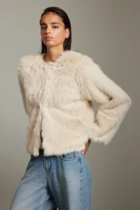 TRENDYOLMİLLA Ecru Oversized Pattern Fur Coat - Image 6