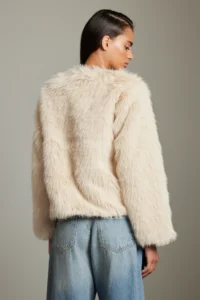 TRENDYOLMİLLA Ecru Oversized Pattern Fur Coat - Image 9