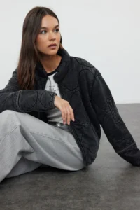 TRENDYOLMİLLA Anthracite Oversized Pattern Washable Cotton Quilted Puffer Jacket Coat - Image 3