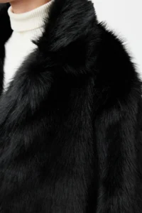 TRENDYOLMİLLA Black Oversized Pattern Fur Coat - Image 4