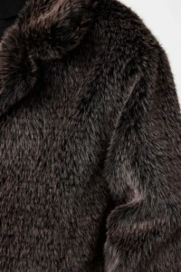 TRENDYOLMİLLA Dark Brown Regular Pattern Fur Coat - Image 5