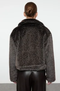 TRENDYOLMİLLA Dark Brown Regular Pattern Fur Coat - Image 6