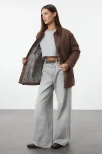TRENDYOLMİLLA Brown Regular Pattern Fibrous Waxed Gabardine Collar Velvet Plaid Lined Coat - Image 2