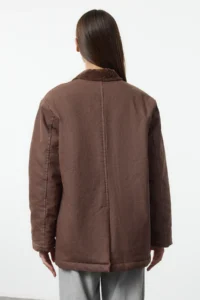 TRENDYOLMİLLA Brown Regular Pattern Fibrous Waxed Gabardine Collar Velvet Plaid Lined Coat - Image 5