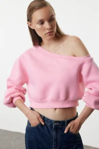 TRENDYOLMİLLA PINK Regular Pattern Thick Crop Asymmetric Collar Knitting Sweatshirt - Image 2