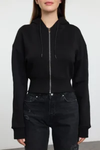TRENDYOLMİLLA Black Crop Oversized Knitting Cardigan/Sweatshirt - Image 4