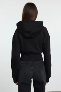 TRENDYOLMİLLA Black Crop Oversized Knitting Cardigan/Sweatshirt - Image 5