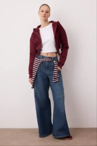 TRENDYOLMİLLA Plum Crop Oversized Knitting Cardigan/Sweatshirt - Image 2