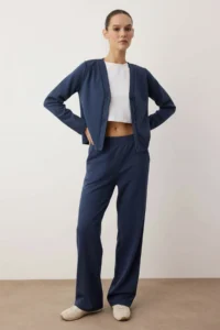 TRENDYOLMİLLA NAVY BLUE Regular/Normal Pattern Flexible Knitting Jacket