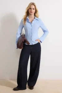 TRENDYOLMİLLA Wardrobe Essentials Light BLUE Hafif Waist Fitting Cotton Weaving Shirt - Image 2