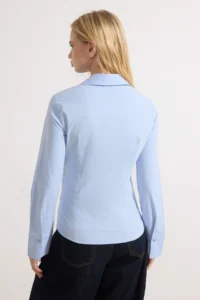 TRENDYOLMİLLA Wardrobe Essentials Light BLUE Hafif Waist Fitting Cotton Weaving Shirt - Image 4