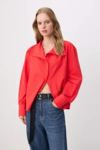 TRENDYOLMİLLA Special Collection Red Collar Detailed Drop Shoulder Shirt