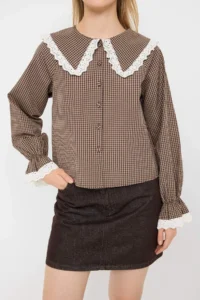 TRENDYOLMİLLA Teen Brown Gingham Lightweight Crop Shirt - Image 3