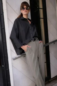 TRENDYOLMİLLA Black Wide Cuffed Oversized Weaving Shirt - Image 5