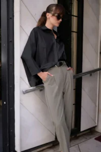 TRENDYOLMİLLA Black Wide Cuffed Oversized Weaving Shirt - Image 7