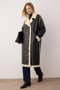 TRENDYOLMİLLA Black Double Sided Plush Mono Closure Oversized LONG Faux Leather Overcoat - Image 2