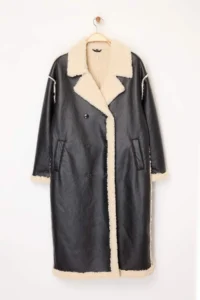 TRENDYOLMİLLA Black Double Sided Plush Mono Closure Oversized LONG Faux Leather Overcoat - Image 5