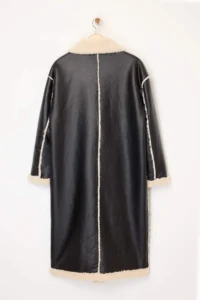 TRENDYOLMİLLA Black Double Sided Plush Mono Closure Oversized LONG Faux Leather Overcoat - Image 6