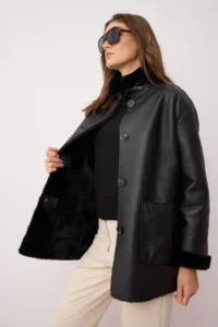 TRENDYOLMİLLA Black Faux Leather Inside FURRY Mono Closure Oversized Midi Overcoat - Image 5