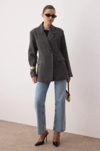 TRENDYOLMİLLA Dark Gray Diagonel Mono Closure Fitted Short Bowl Overcoat - Image 4