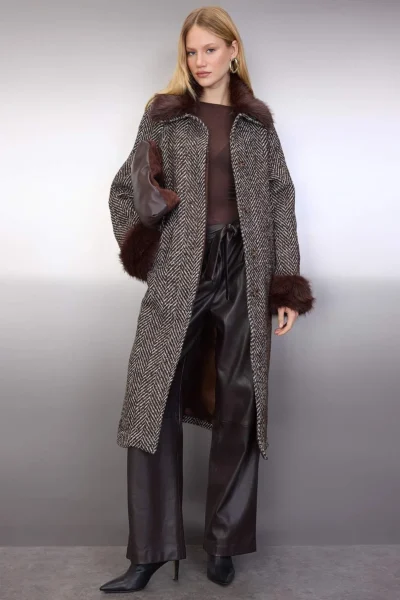 TWOAW26KB00044-BROWN_1