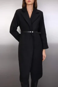 TRENDYOLMİLLA Black Leather Arched Diagonel Patterned Mono Closure Regular Midi Bowl Overcoat - Image 4