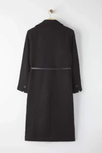 TRENDYOLMİLLA Black Leather Arched Diagonel Patterned Mono Closure Regular Midi Bowl Overcoat - Image 7