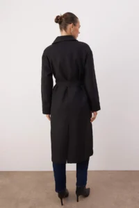 TRENDYOLMİLLA Black Pocket Detail Belted LONG Oversized Bowl Overcoat - Image 4