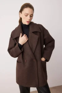 TRENDYOLMİLLA Brown Oversized Diagonel Mono Closure Midi Bowl Overcoat - Image 2