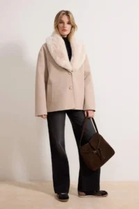 TRENDYOLMİLLA Ecru Regular Pattern Faux Fur Collar Detailed Midi Bowl Overcoat - Image 3