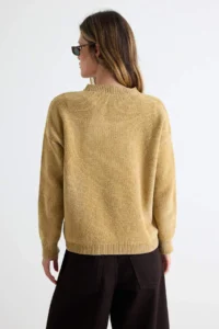 TRENDYOLMİLLA Oil Green Wide Pattern Special Thread Knitwear Sweater - Image 4
