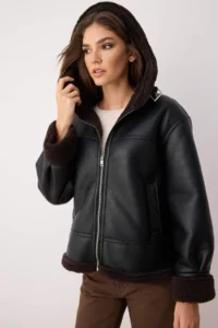 TRENDYOLMİLLA Black Regular Pattern Hooded Plush Detailed Faux Leather Coat