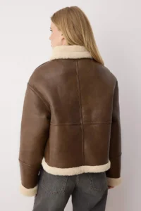 TRENDYOLMİLLA Brown Oversized Pattern Plush Detailed Faux Leather Coat - Image 4