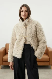 TRENDYOLMİLLA Ecru Regular Pattern Shepherd's Closure Fur Coat