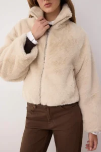 TRENDYOLMİLLA Ecru Oversized Pattern Sleeves Wide Fur Coat - Image 3