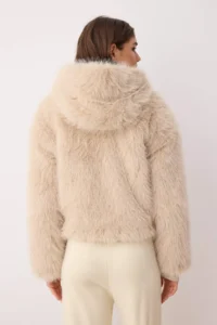 TRENDYOLMİLLA Beige Oversized Pattern Hooded Fur Coat - Image 4