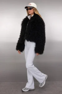 TRENDYOLMİLLA Black Regular Pattern Fur Coat - Image 2
