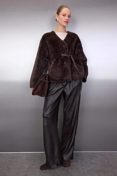 TWOAW26MO00055-BROWN_1