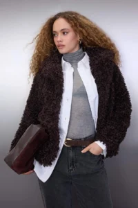 TRENDYOLMİLLA Brown Oversized Pattern Fur Coat - Image 2