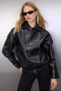 TRENDYOLMİLLA Black Regular Pattern Faux Leather Shiny Biker Thin Jacket Coat - Image 3