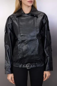 TRENDYOLMİLLA Black Regular Pattern Faux Leather Shiny Biker Thin Jacket Coat - Image 4