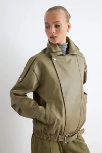 TRENDYOLMİLLA Khaki Oversized Pattern Faux Leather Shiny Biker Thin Jacket Coat - Image 3