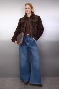 TRENDYOLMİLLA Brown Regular Pattern Suede Detailed Fur Jacket Coat - Image 3
