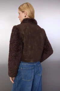 TRENDYOLMİLLA Brown Regular Pattern Suede Detailed Fur Jacket Coat - Image 5