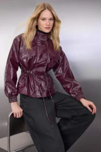 TRENDYOLMİLLA Burgundy Regular Pattern Belden Shirred Shiny Thin Jacket Coat