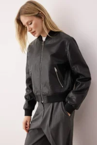 TRENDYOLMİLLA Black Regular Pattern Faux Leather Bomber Jacket Thin Jacket Coat - Image 2